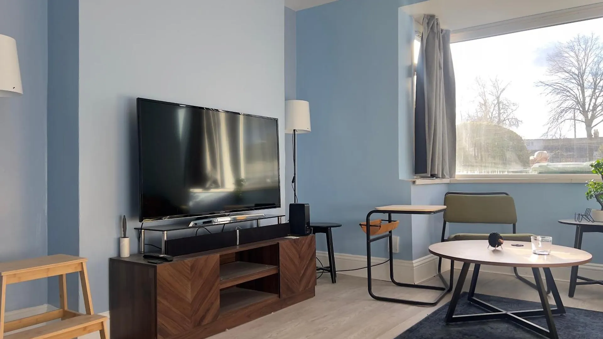 Holiday home Free Off Street Parking In Charming End Terrace Villa Cardiff United Kingdom