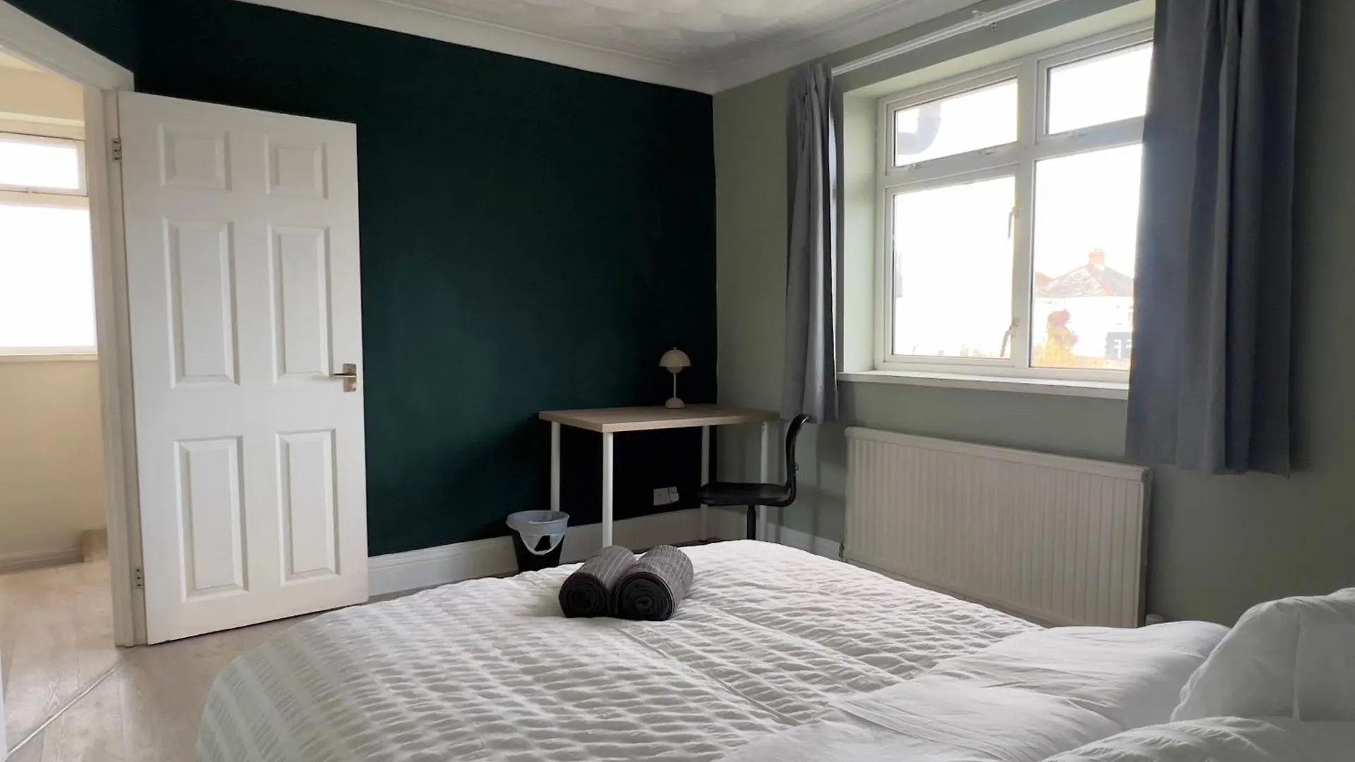 Holiday home Free Off Street Parking In Charming End Terrace Villa Cardiff